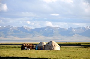 Yourtes de nomades sur la route de la Soie