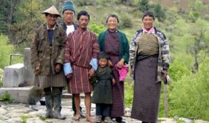 circuit-au-bhoutan-famille-bhoutanaise-c2c33