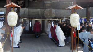 Salutations lors de rites Shintoïstes