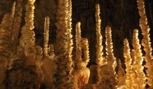 Les fabuleux stalagmites de l’Aven Armand