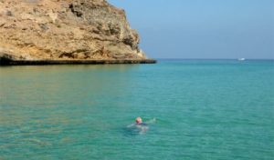 Baignade salvatrice au retour à Muscat